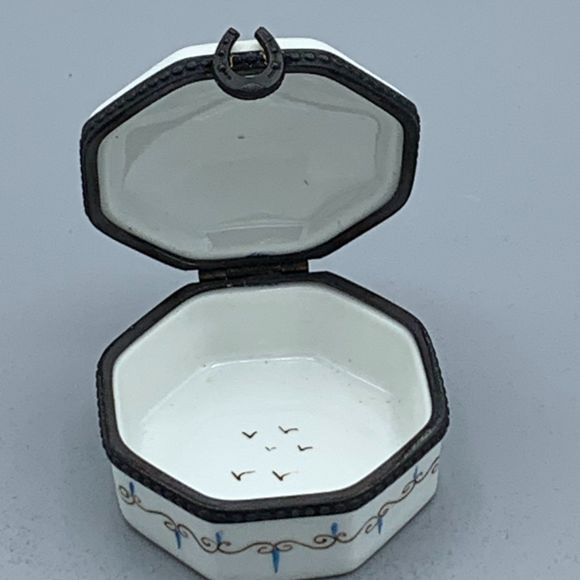 Limoges France Octagon Shaped Hinged Trinket Box Love Birds TENDRESSE Decor Main - Picture 12 of 14